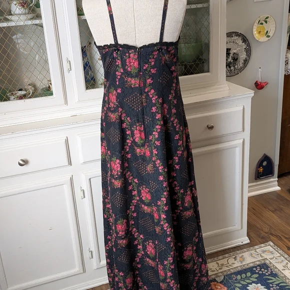 Vintage 1970s Black Lace Maxi Slip Dress with Pink Floral Print - Picture 9 of 12